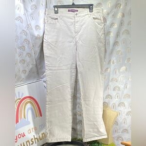 Gloria Vanderbilt Women's Light Cream Straight Leg Jeans